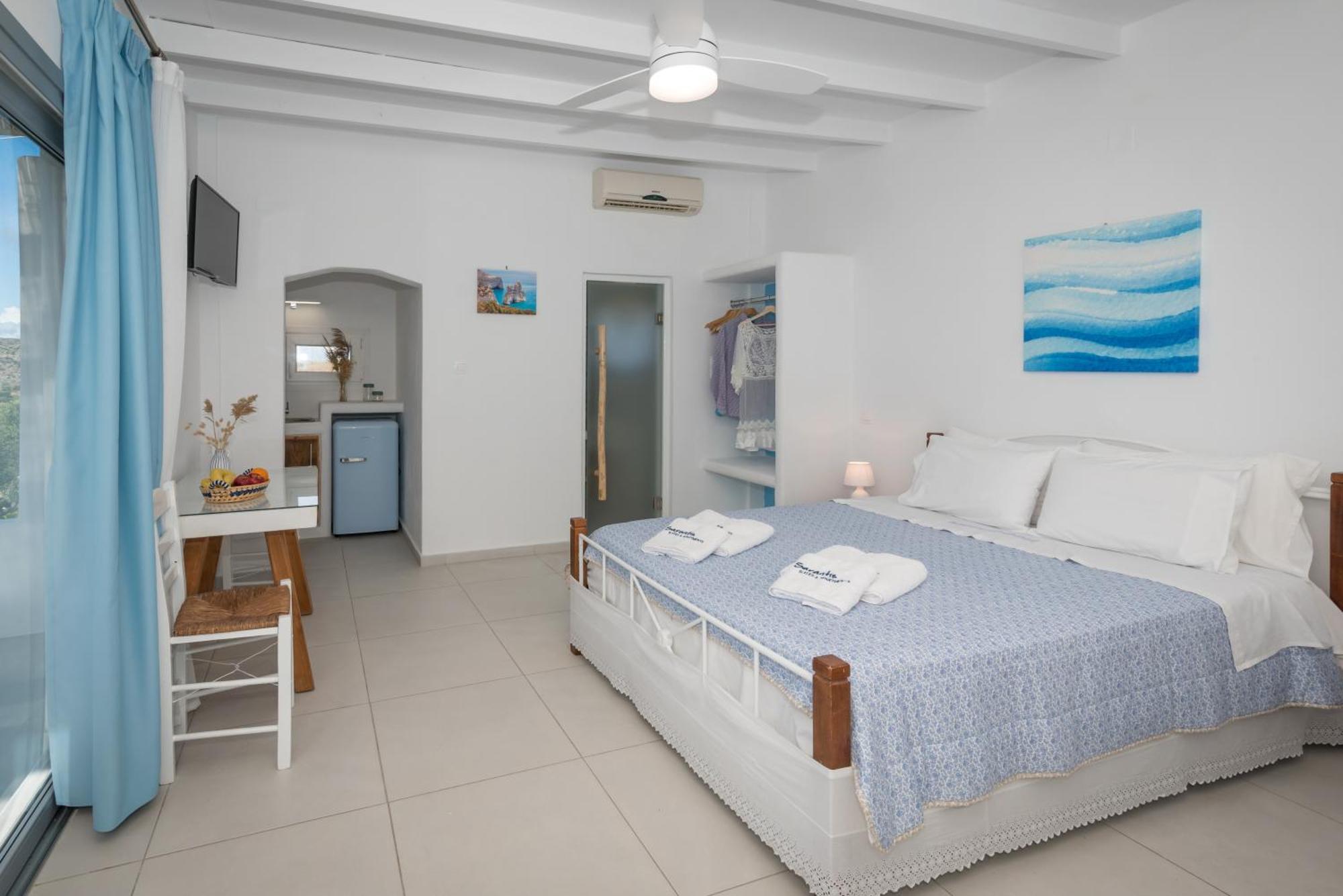 Sarantis Suites & Apartments Provatas Dış mekan fotoğraf